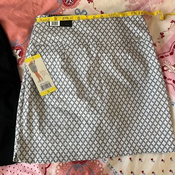BUNDLE! 2 tennis skirts with pockets - Picture 9 of 9